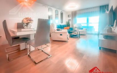 Sala d'estar de Pis en venda en  Córdoba Capital amb Aire condicionat, Calefacció i Jardí privat