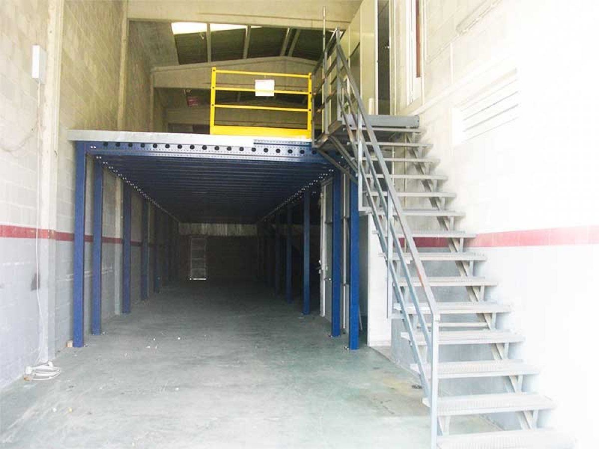 Nau industrial en venda en Cubelles