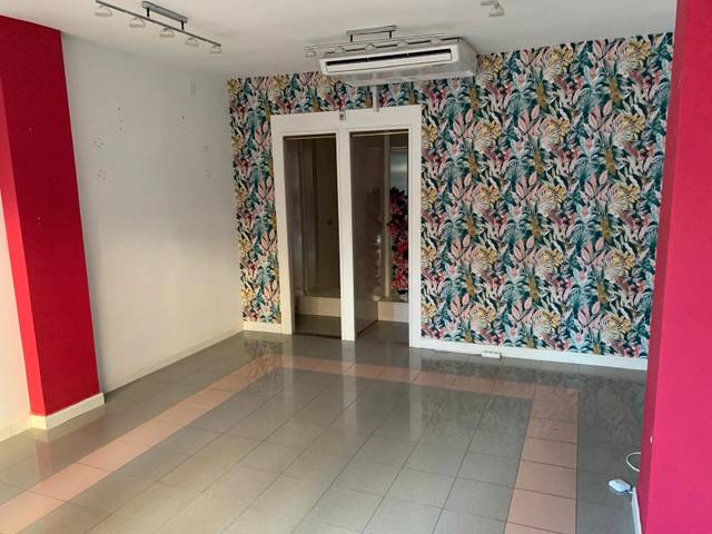 Local comercial en Alquiler en Calle de Italia, 59 en Barrio de Delicias