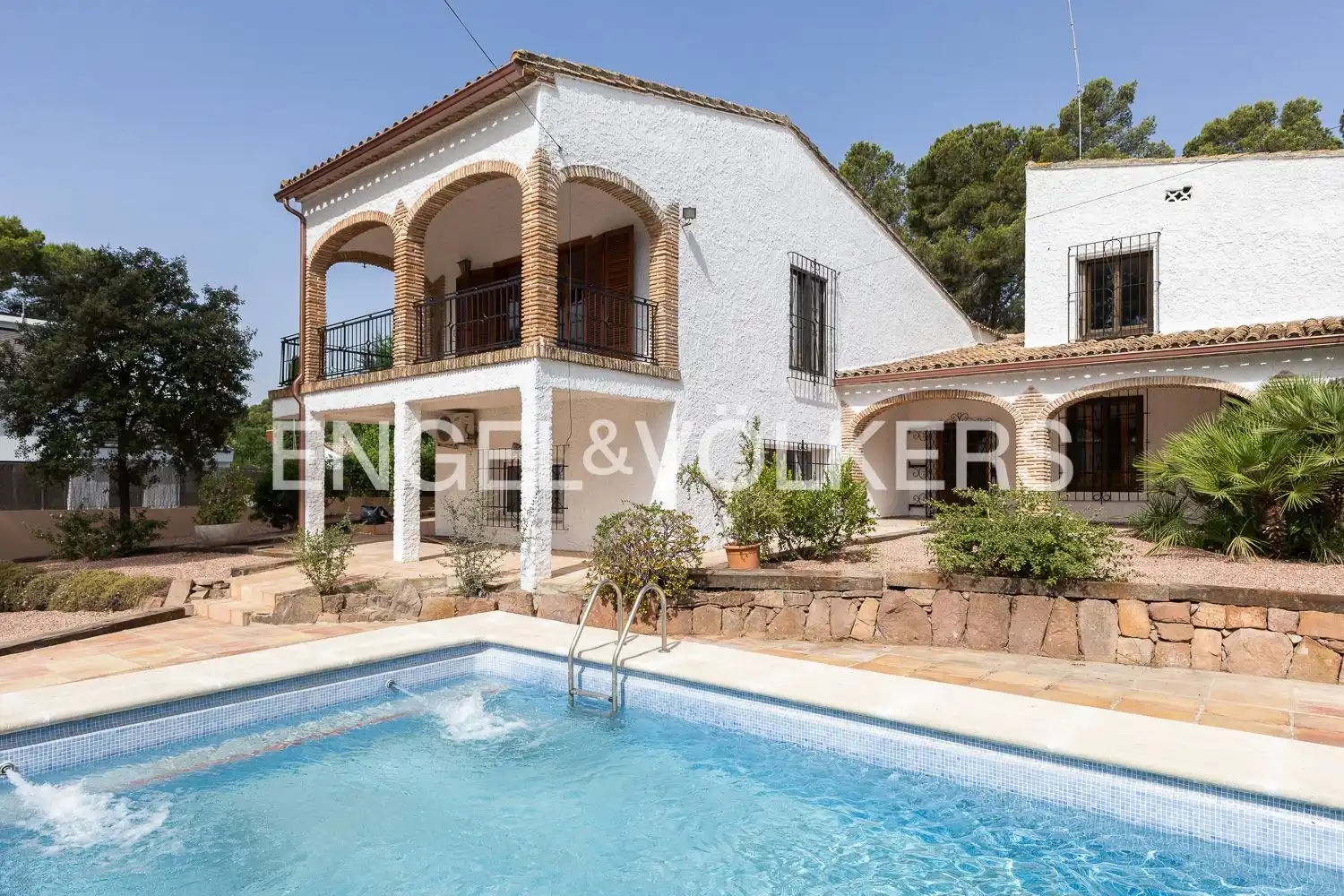 Vista exterior de Casa o chalet de alquiler en Paterna con Aire acondicionado, Calefacción y Jardín privado