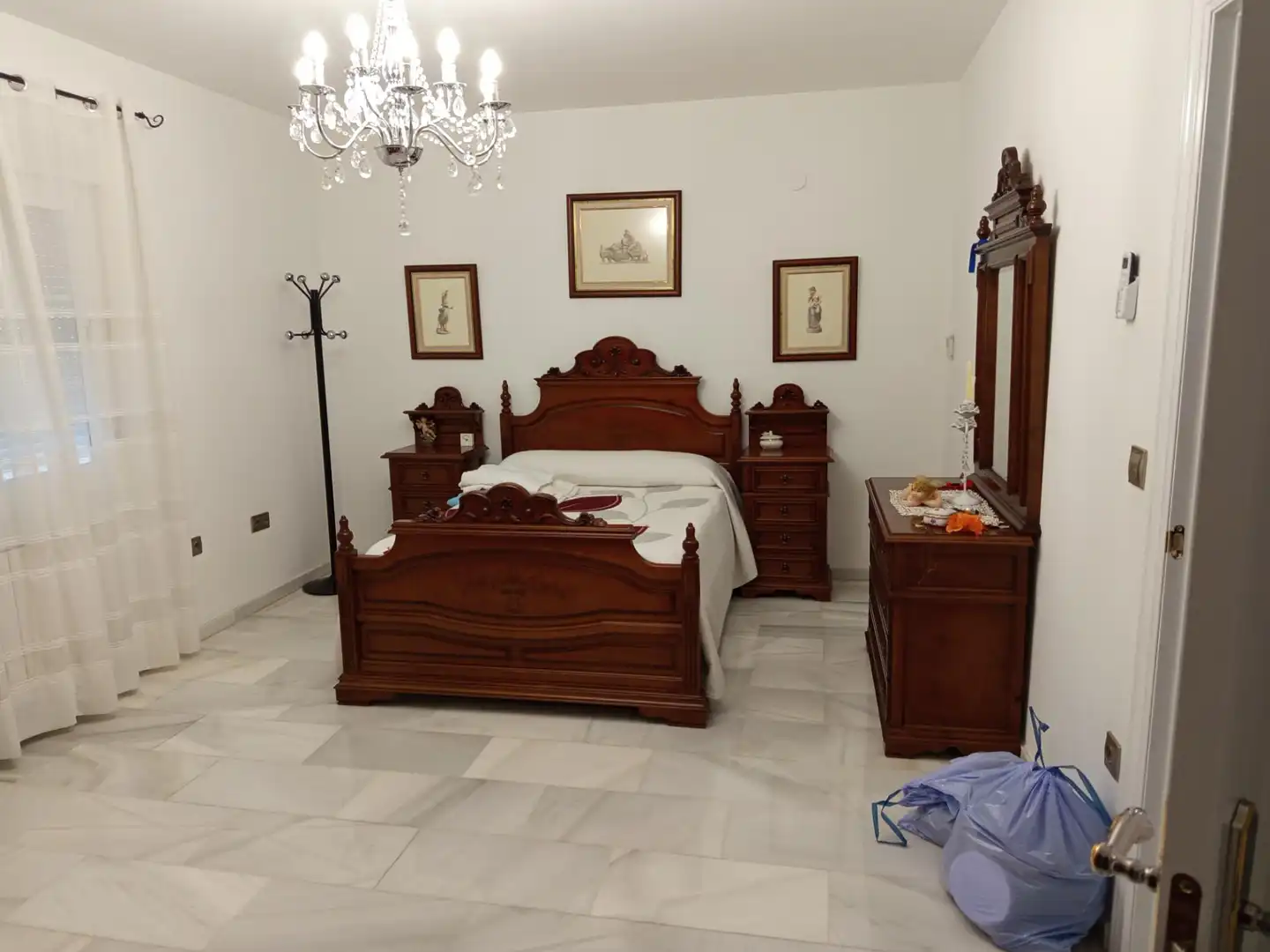 Dormitori de Casa o xalet en venda en Jaén amb Aire condicionat, Calefacció i Jardí privat