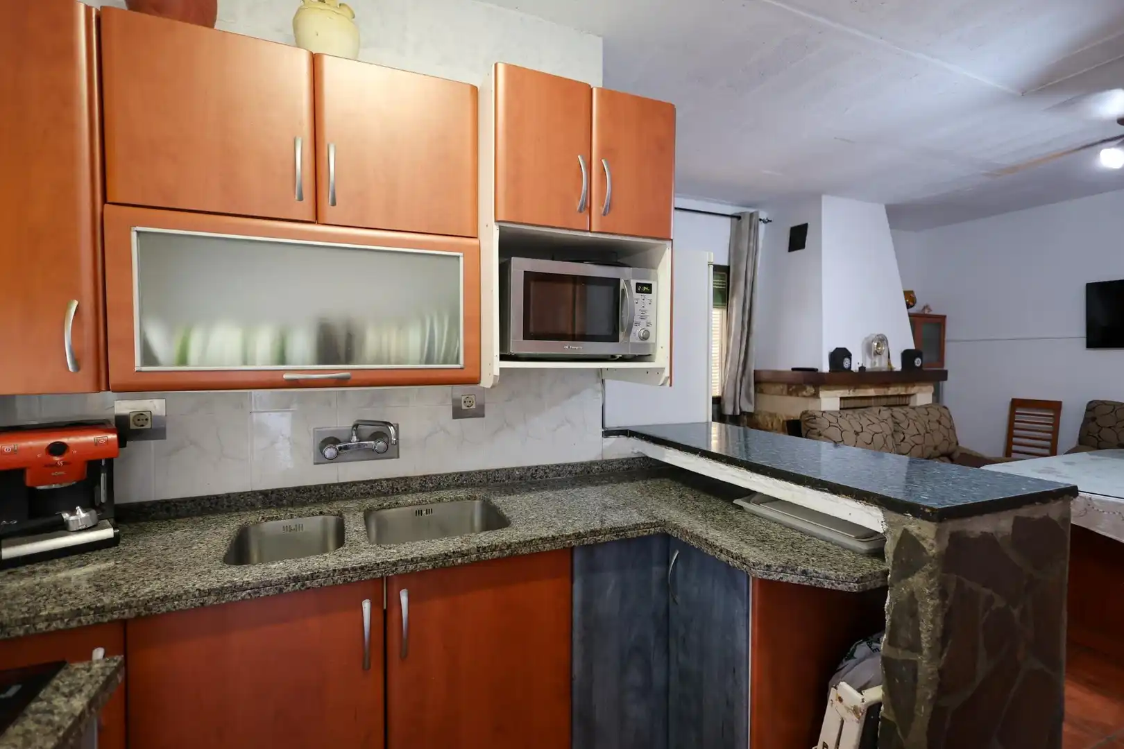 Cuina de Casa o xalet en venda en Cogollos de la Vega amb Piscina