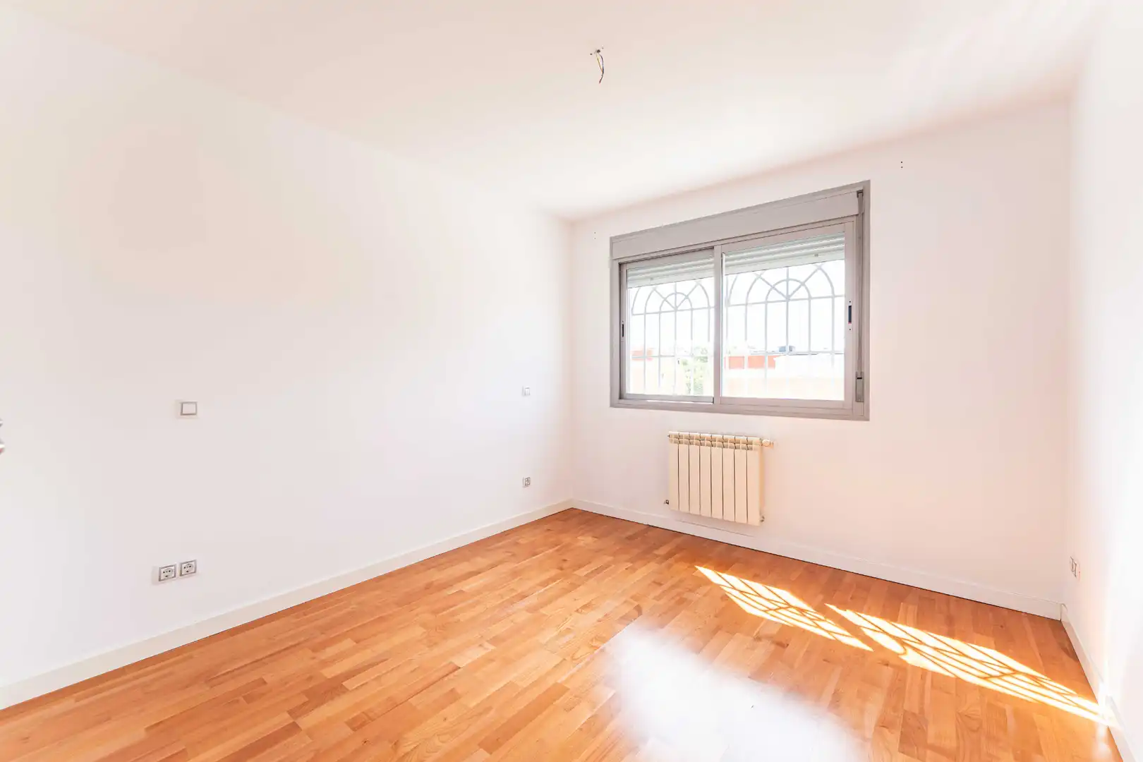 Dormitori de Casa adosada en venda en Arroyomolinos (Madrid) amb Aire condicionat, Calefacció i Jardí privat