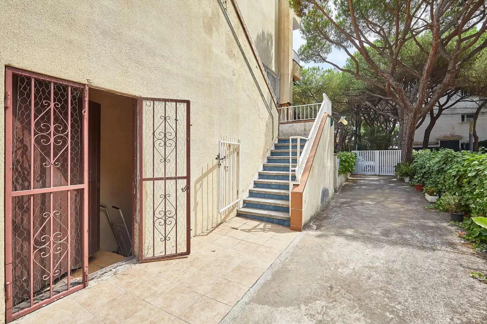 Vista exterior de Local en venda en Castell d'Aro, Platja d'Aro i s'Agaró amb Terrassa