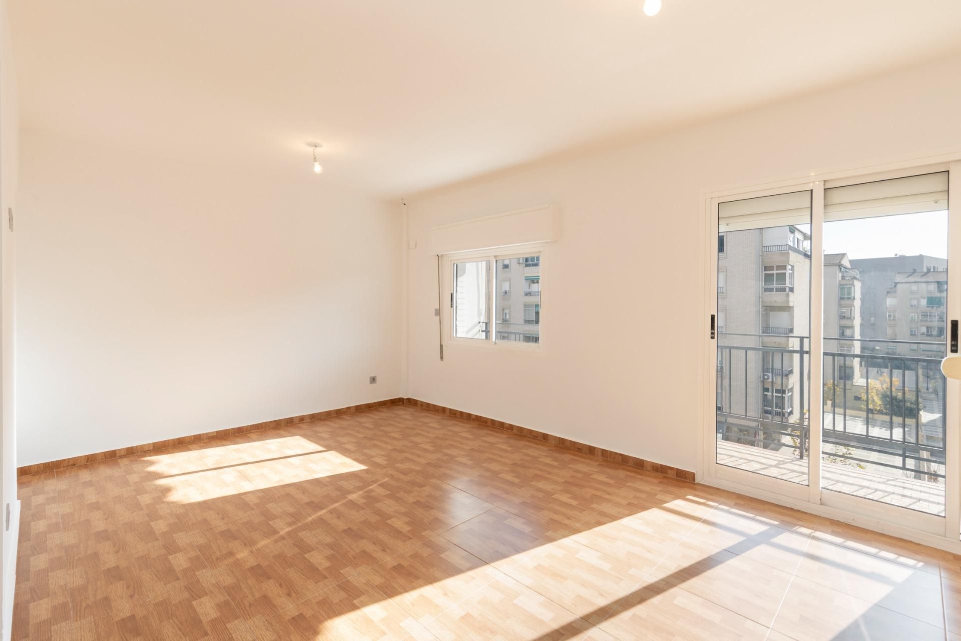 Sala d'estar de Pis en venda en  Granada Capital amb Balcó