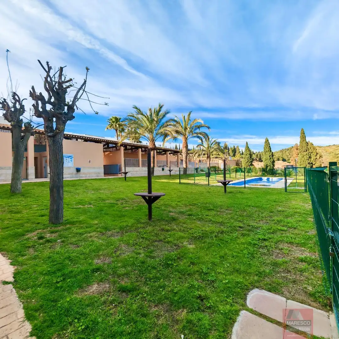 Garten von Einfamilien-Reihenhaus zum Verkauf in Mijas mit Klimaanlage, Terrasse und Abstellraum