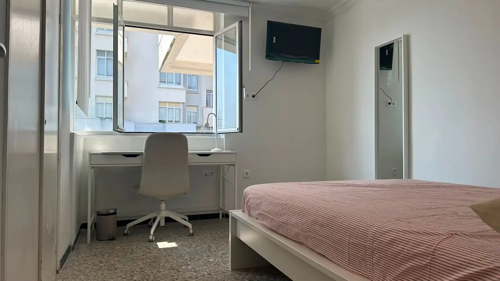 Bedroom of Flat for rent in Ferrol  with Furnished, Oven and Washing machine