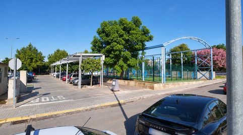 A lado de la cancha cubierta de balonmano y baloncesto, immagine 5