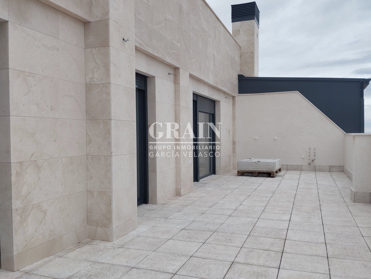 Exterior view of Attic for sale in  Albacete Capital  with Heating and Terrace