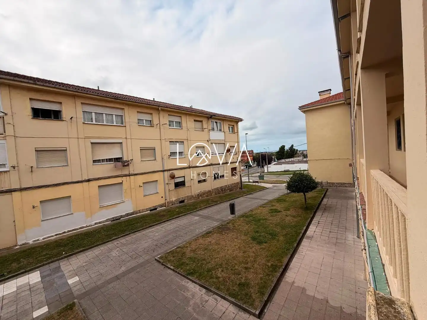 Vista exterior de Pis en venda en Avilés