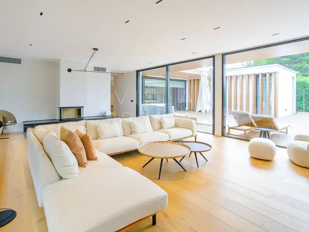 EXCLUSIVA VILLA EN SAGARÓ AMPLITUD, PRIVACIDAD Y DISEÑO, imatge 3