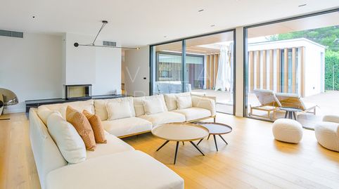 EXCLUSIVA VILLA EN SAGARÓ AMPLITUD, PRIVACIDAD Y DISEÑO, imatge 3