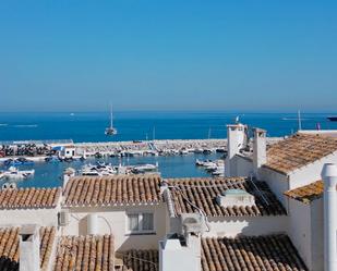 Vista exterior de Apartament en venda en Marbella amb Aire condicionat, Terrassa i Moblat