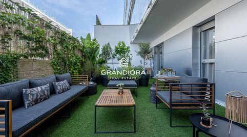 Exclusiva planta baja en frente de la playa con gran terraza privada y piscina comunitaria