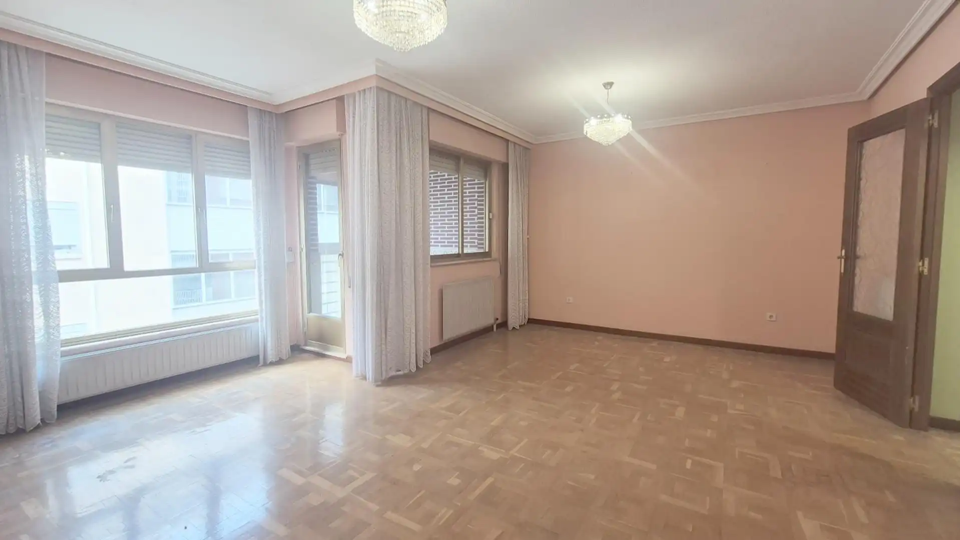 Sala d'estar de Pis en venda en Salamanca amb Calefacció