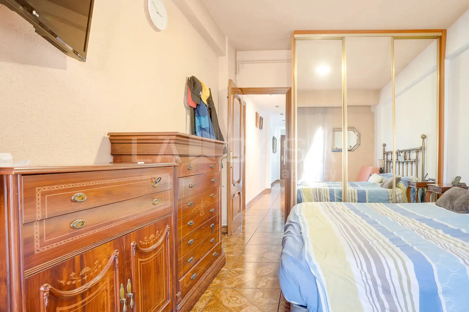 Habitación de Piso en venta en Barcelona con Balcón