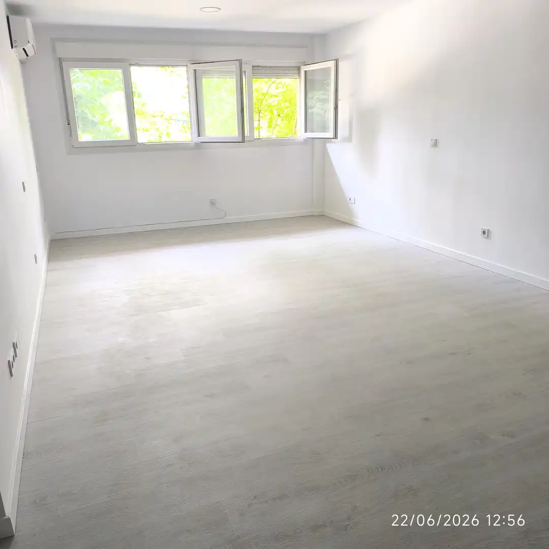 Local comercial de lloguer a Calle Isla de la Toja 14, imagen 11