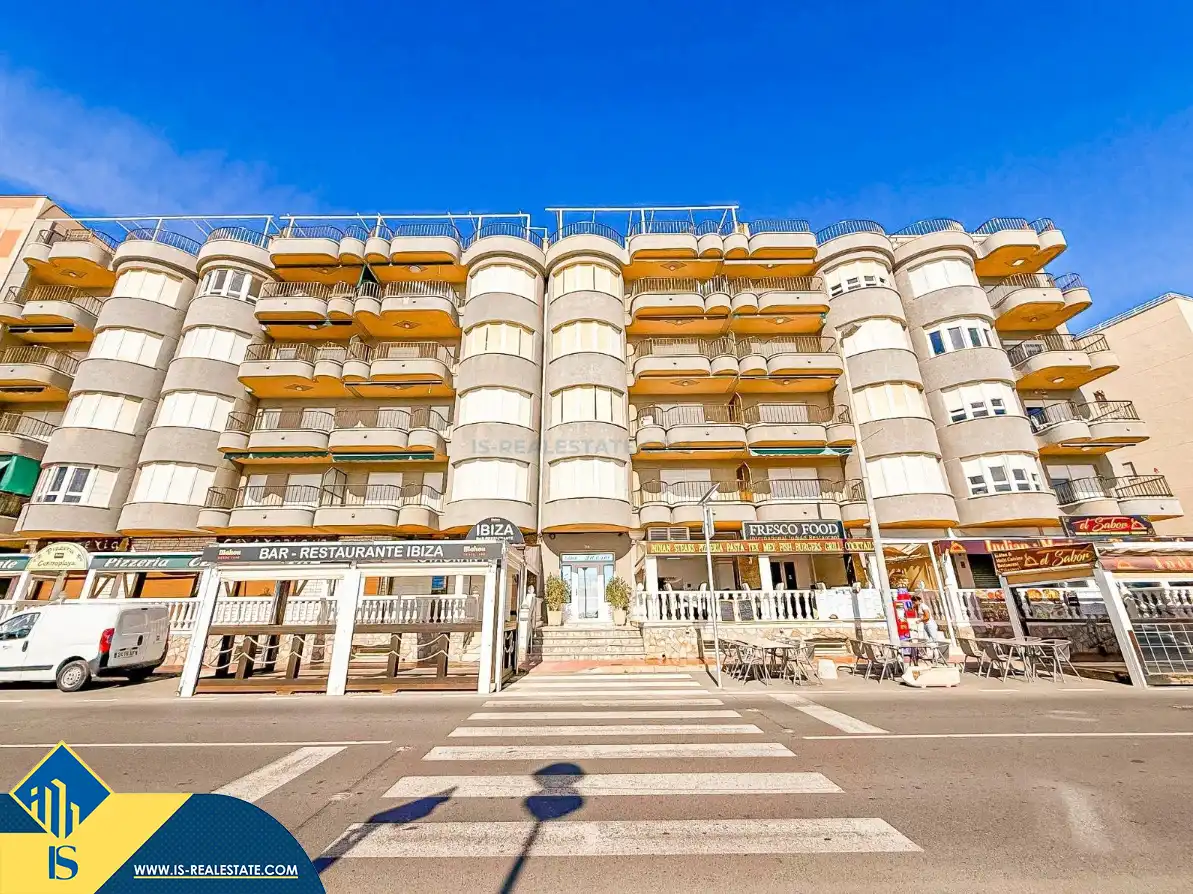 Apartment with terrace for sale in Playa de los Locos