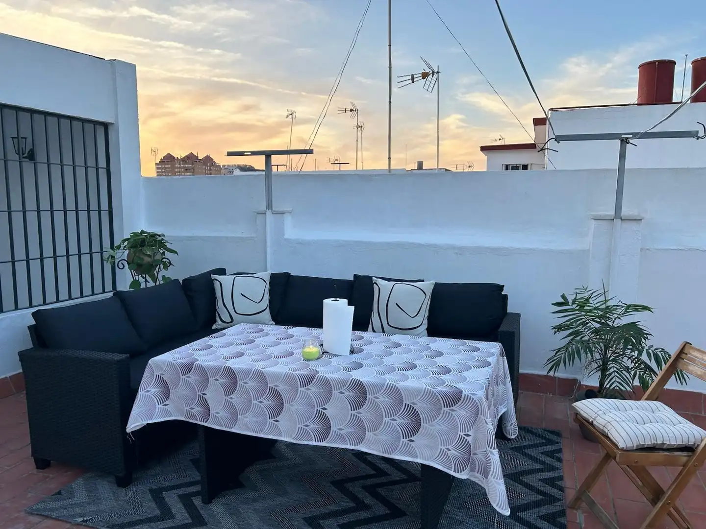 Terrace of Houses for sale in Sevilla  with Air Conditioner and Balcony