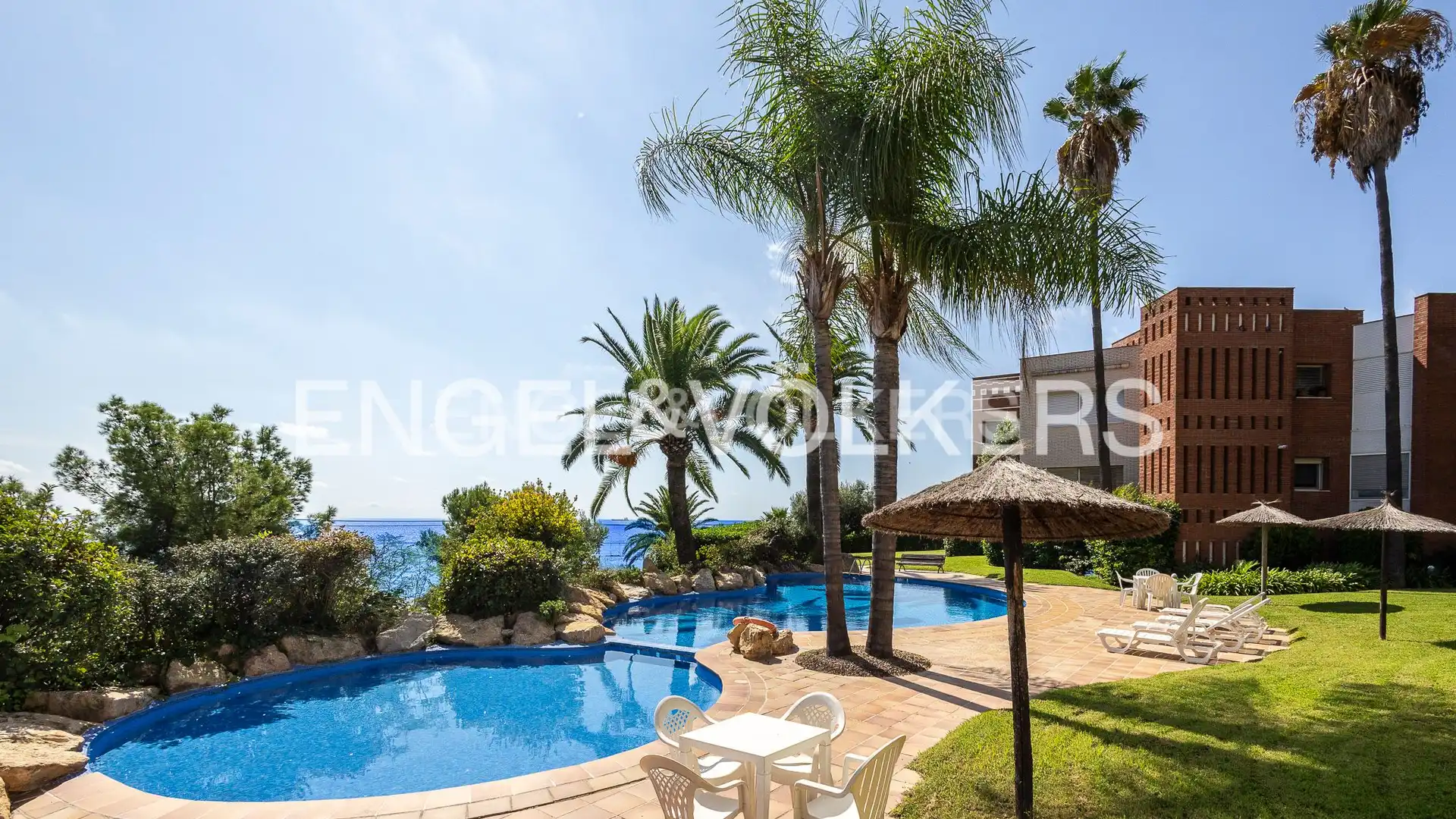 Swimming pool of Flat for rent in  Tarragona Capital  with Air Conditioner, Heating and Private garden