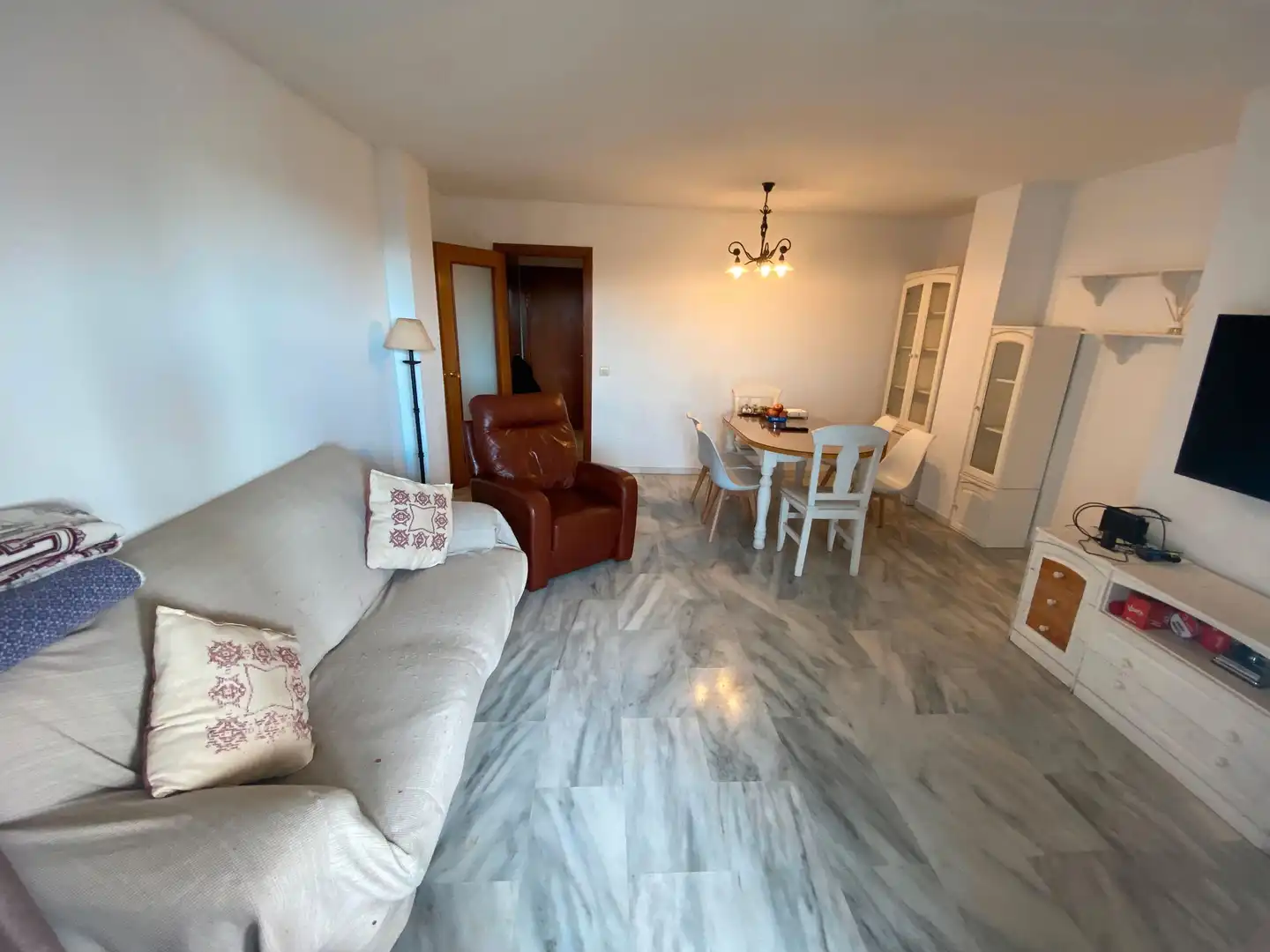 Living room of Flat for sale in Marbella  with Terrace, Furnished and Oven