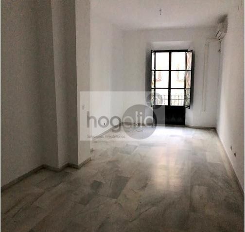 Bedroom of Flat to rent in  Sevilla Capital