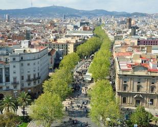 Vista exterior de Edifici en venda en  Barcelona Capital