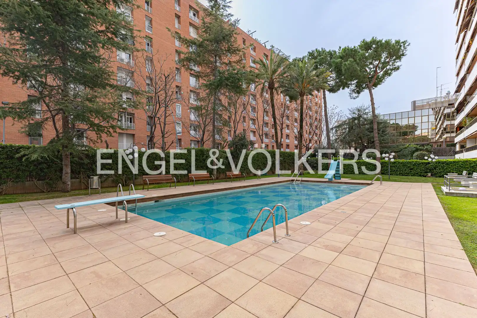 Swimming pool of Flat for sale in Barcelona  with Air Conditioner, Heating and Private garden