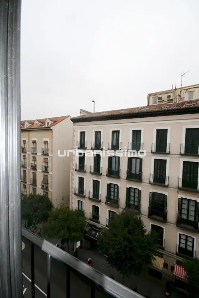 Vista exterior de Apartamento de alquiler en Madrid con Aire acondicionado, Calefacción y Amueblado