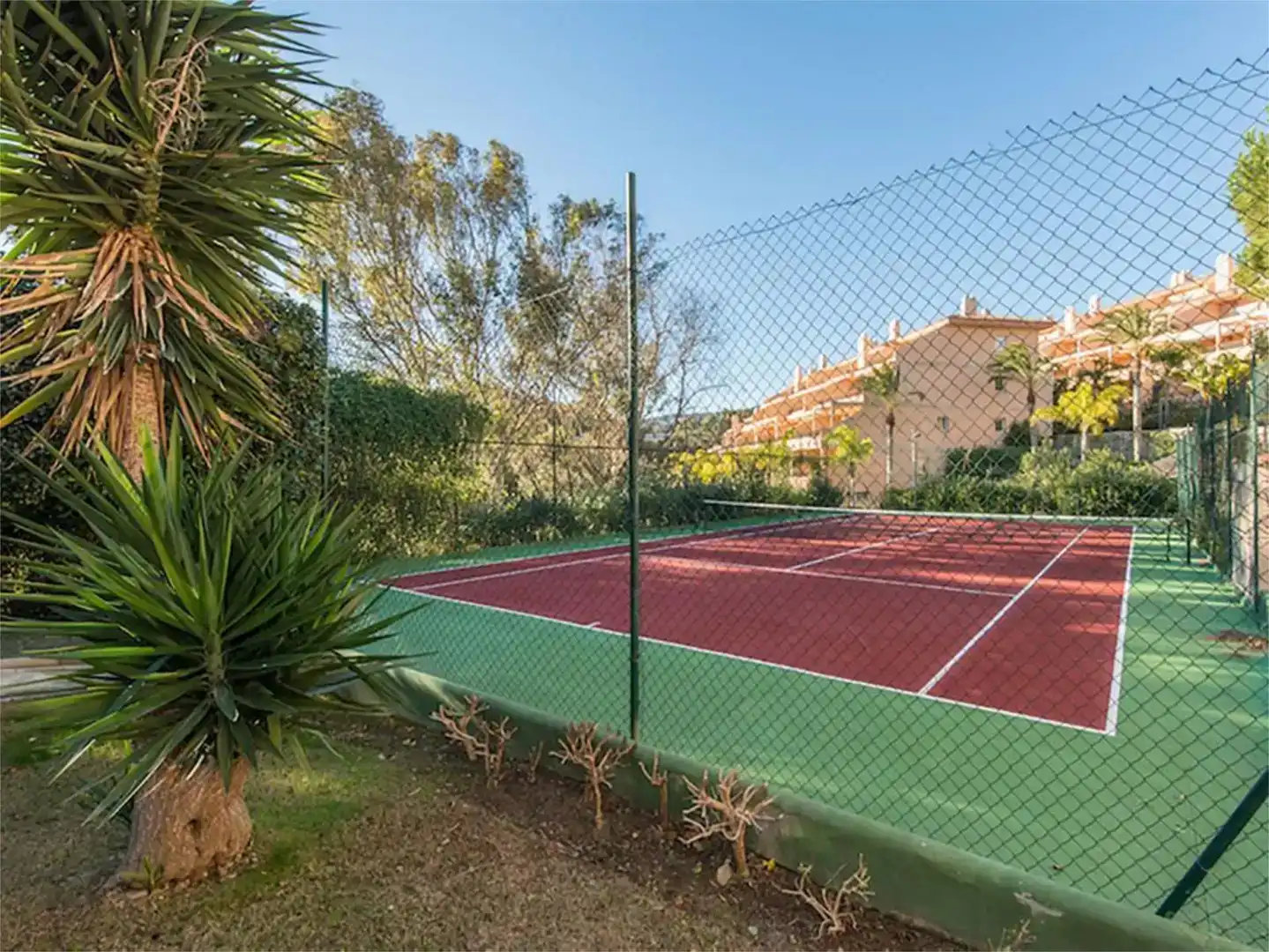 Vista exterior de Ático en venta en Marbella con Aire acondicionado, Jardín privado y Parquet