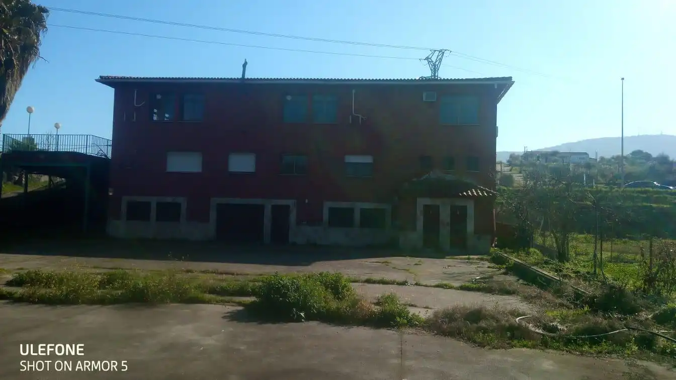 Vista exterior de Edifici en venda en Plasencia