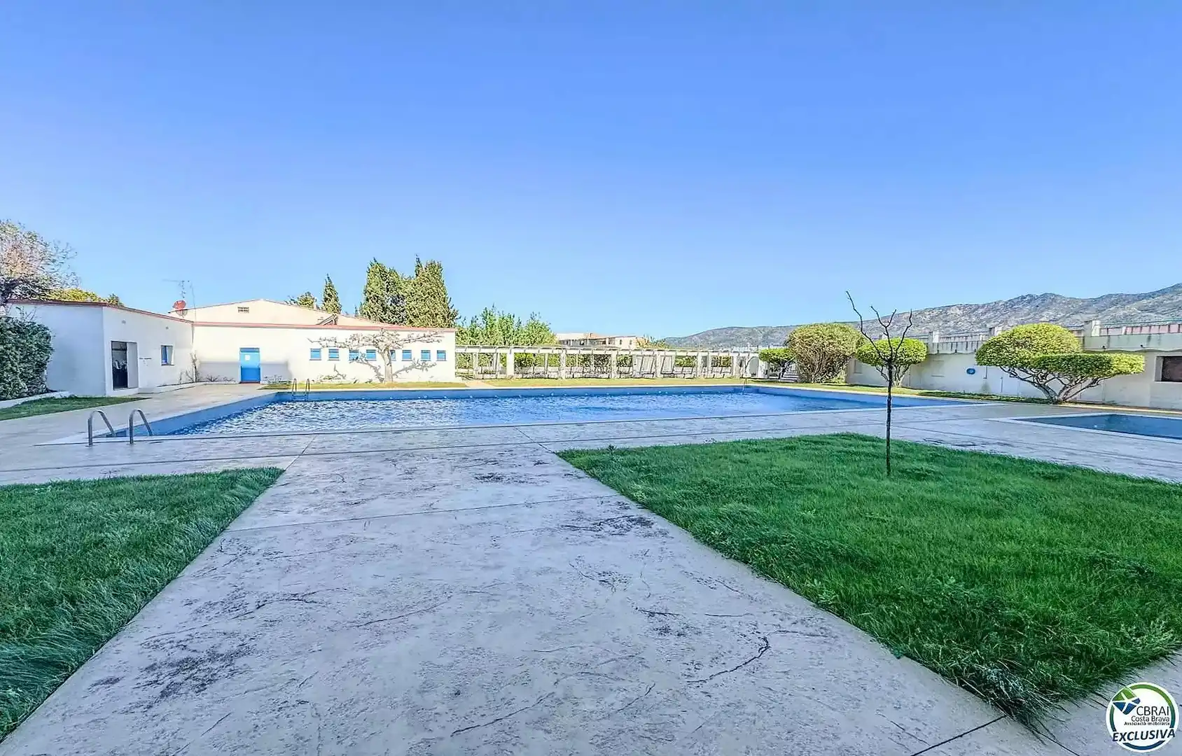Piscina de Pis en venda en Roses amb Terrassa i Moblat