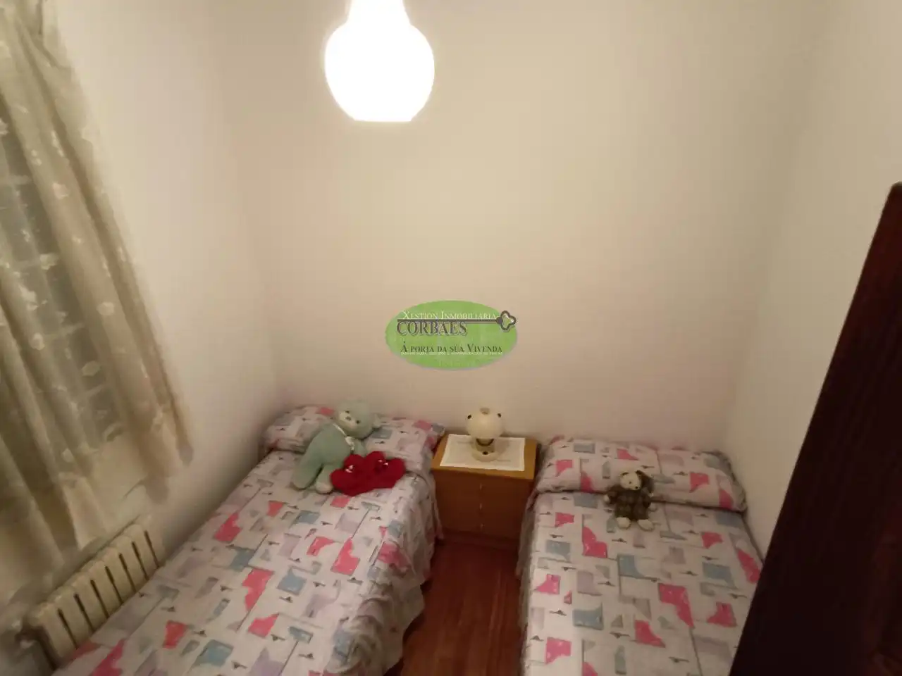 Dormitori de Casa adosada en venda en Ourense Capital  amb Calefacció, Jardí privat i Terrassa