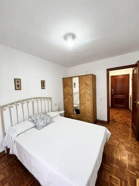 Habitación de Apartamento de alquiler en Gijón  con Aire acondicionado, Calefacción y Amueblado