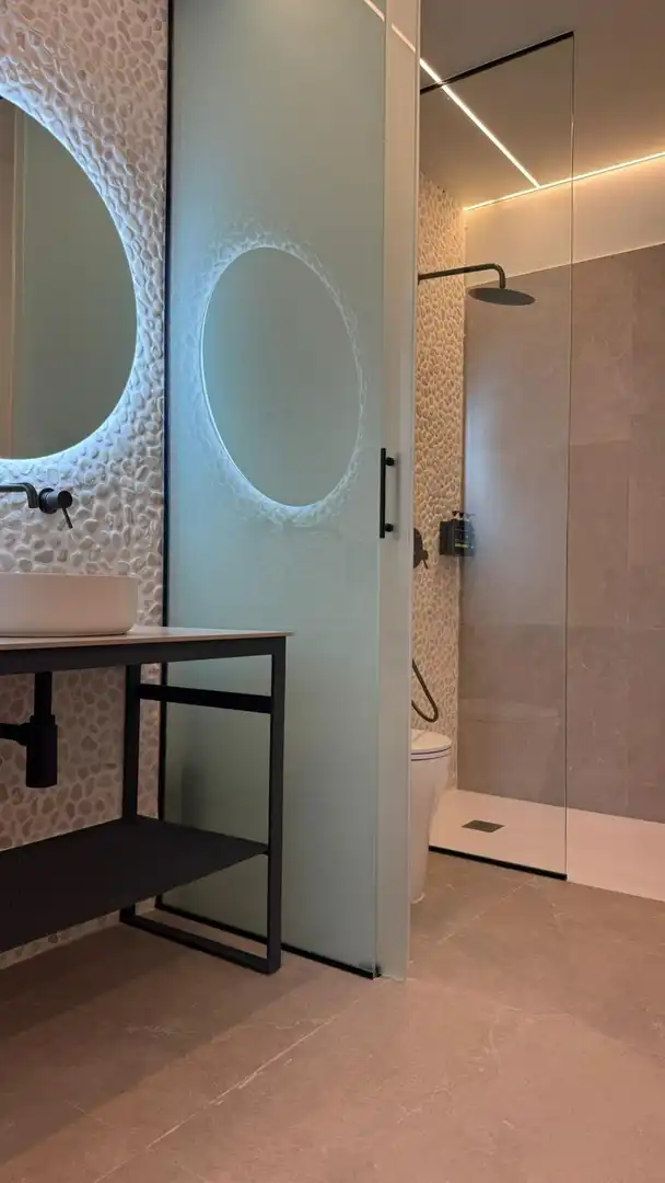 Baño de Planta baja en venta en Bormujos con Aire acondicionado y Amueblado