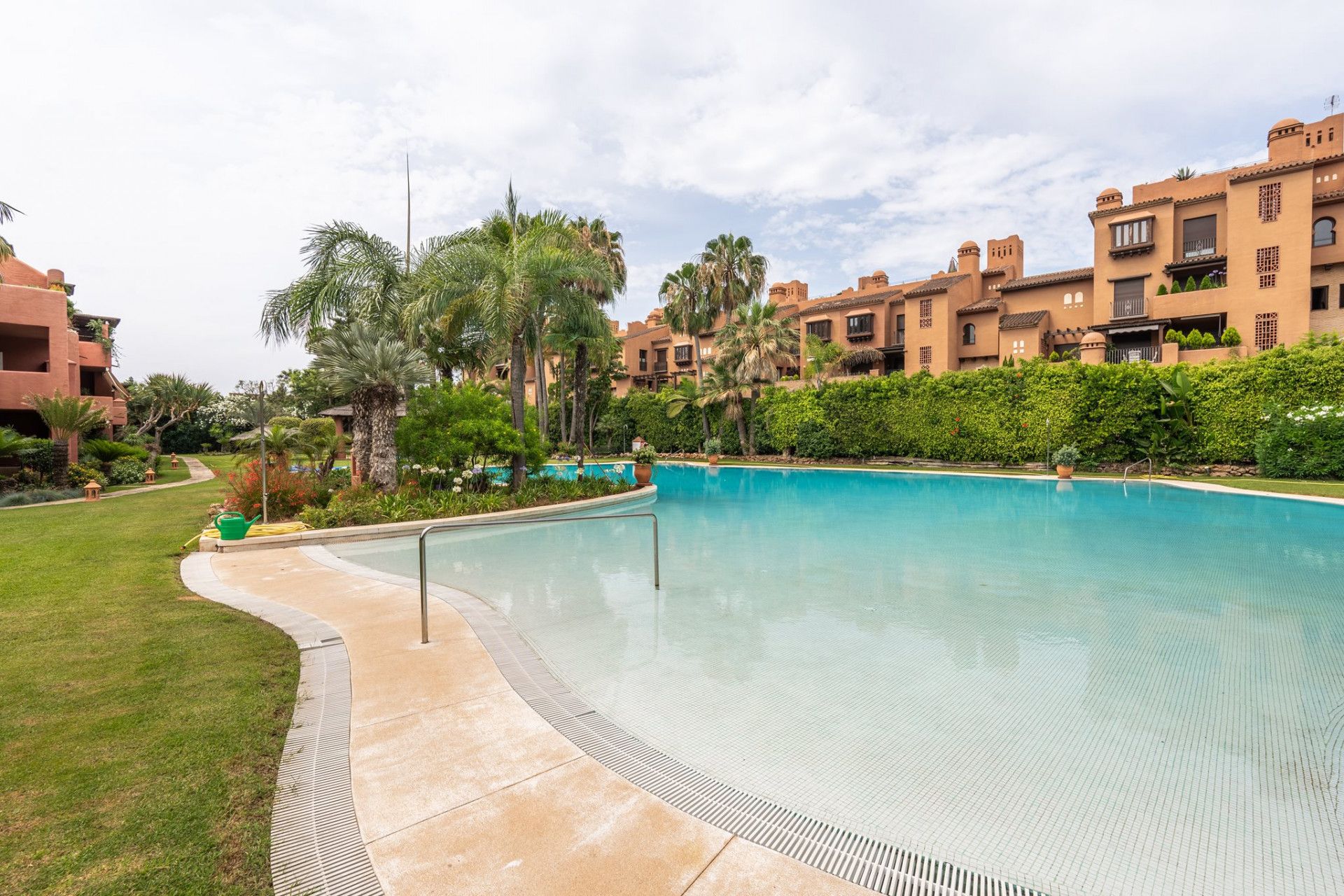 Swimming pool of Attic for sale in Estepona  with Air Conditioner, Terrace and Swimming Pool