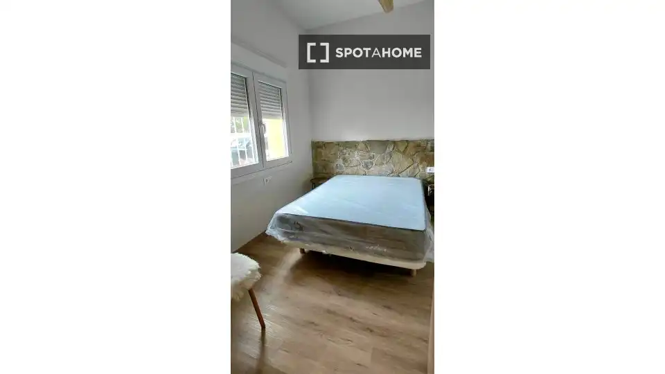 Dormitori de Apartament per a compartir en Puerto Real amb Aire condicionat, Terrassa i Moblat