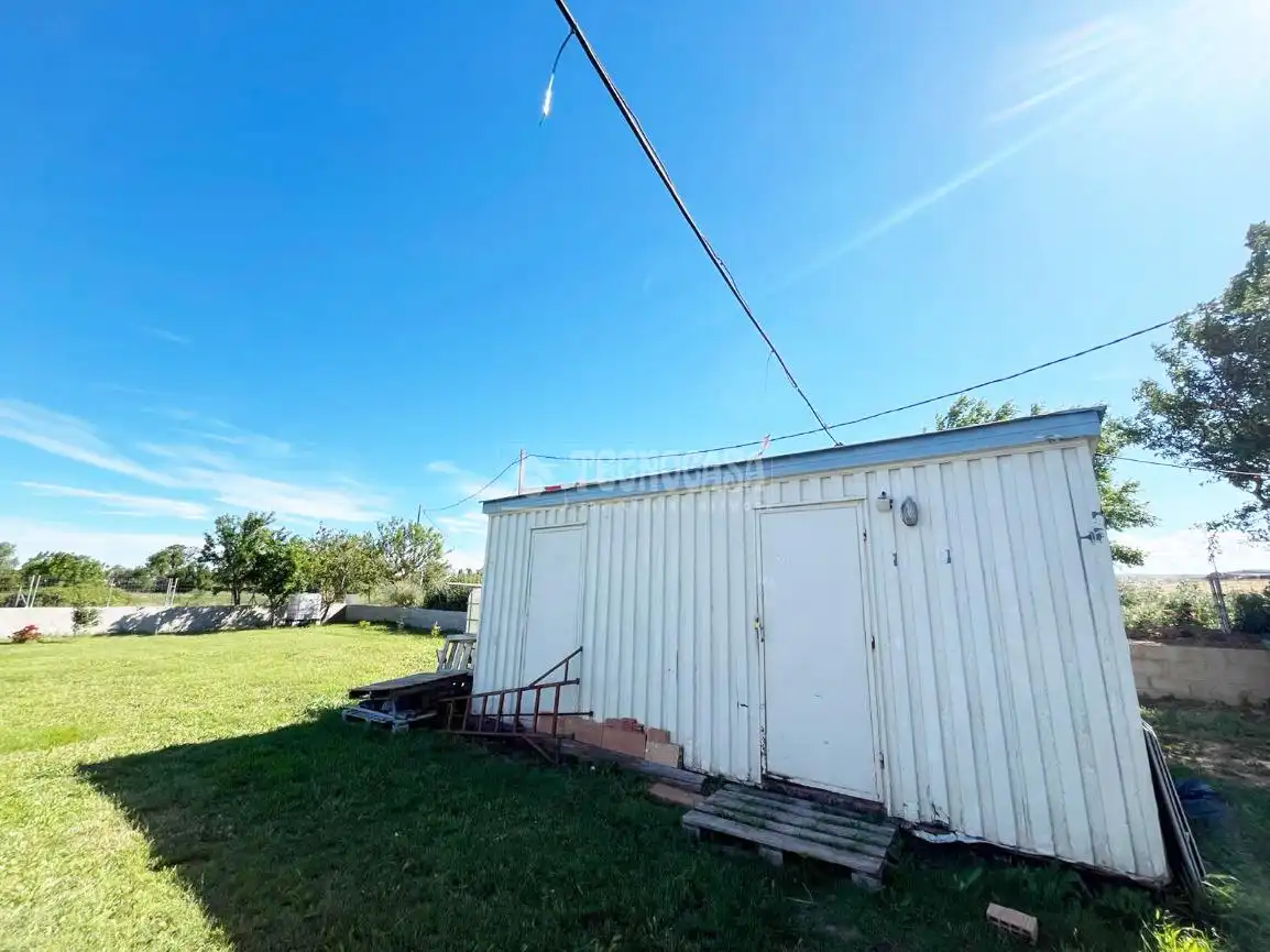 Country homes for sale in Zaragoza  with Storage room