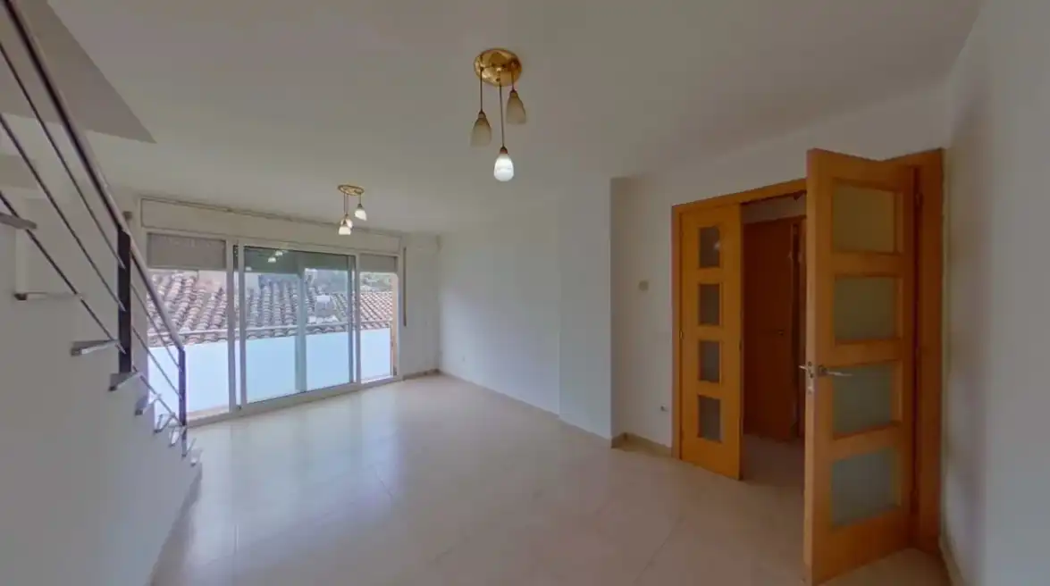 Sala de estar de Dúplex en venta en Torrelles de Foix con Terraza y Balcón