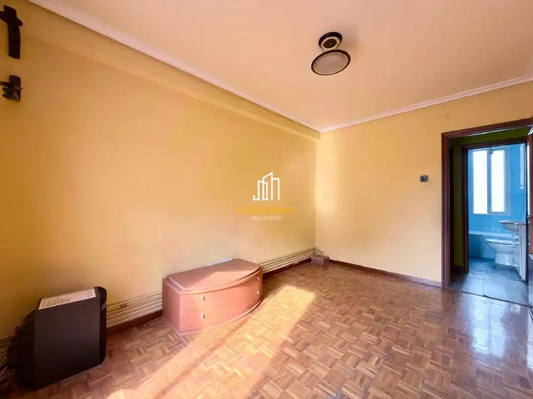 Piso en venta en  Logroño con Calefacción y Balcón