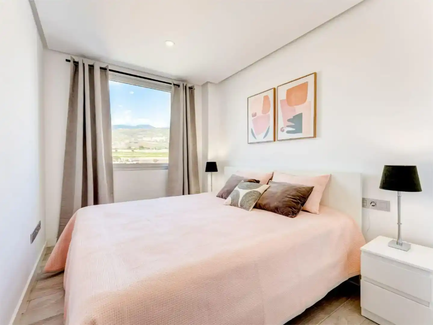 Dormitori de Apartament en venda en Adeje amb Aire condicionat, Piscina i Balcó