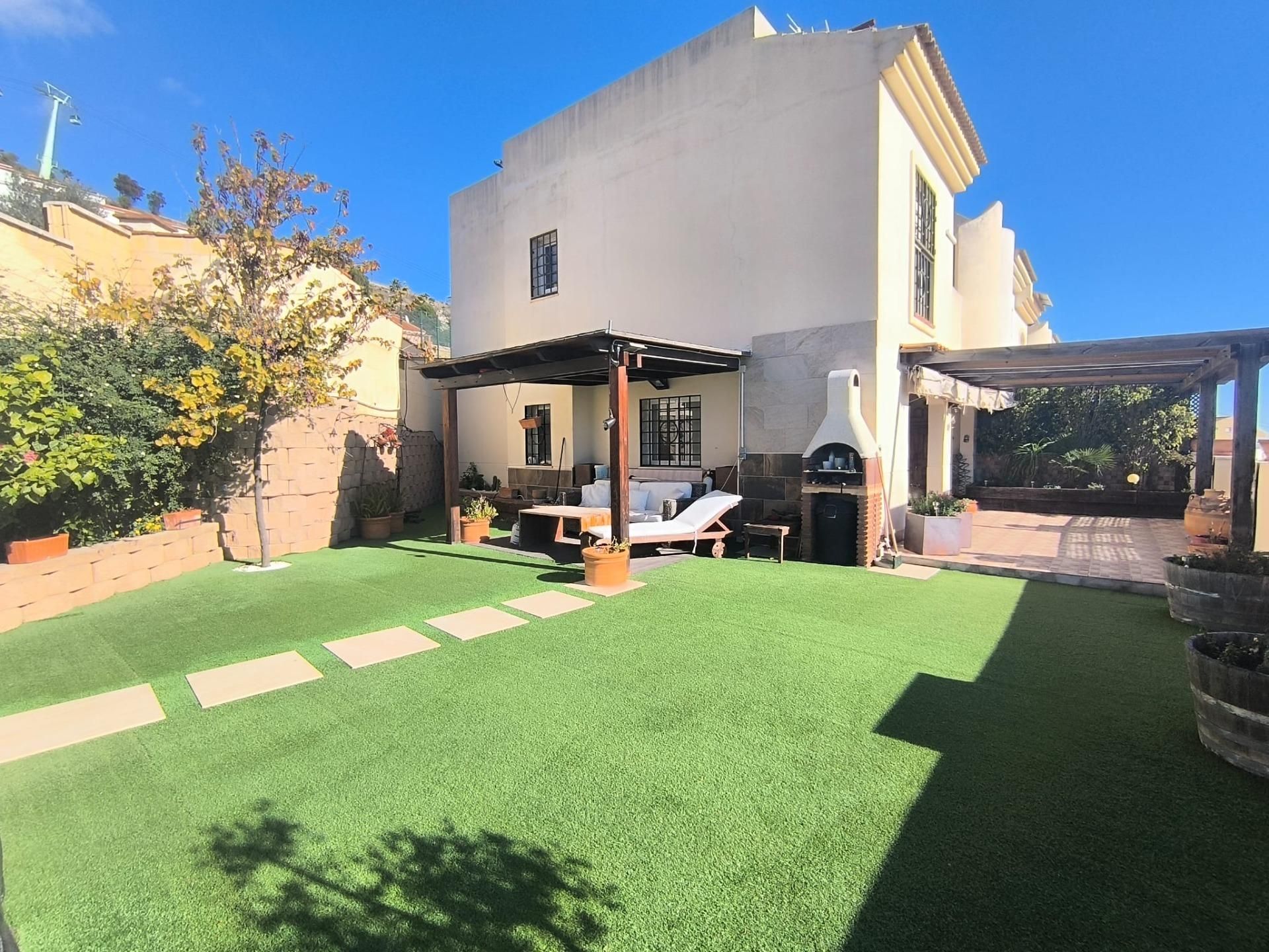 Jardín de Casa adosada en venta en Benalmádena con Aire acondicionado, Jardín privado y Terraza