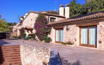 Vista exterior de Finca rústica en venda en Castell-Platja d'Aro amb Piscina