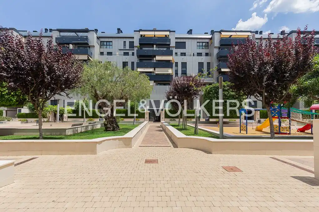 Vista exterior de Dúplex en venta en Valencia con Aire acondicionado, Calefacción y Jardín privado