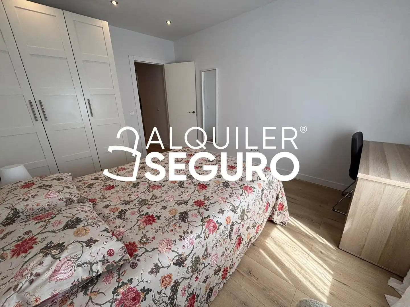 Schlafzimmer von Wohnung zur Miete in Madrid mit Klimaanlage, Heizung und Möbliert