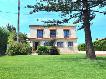 Casa con piscina en venta en Los Barrios