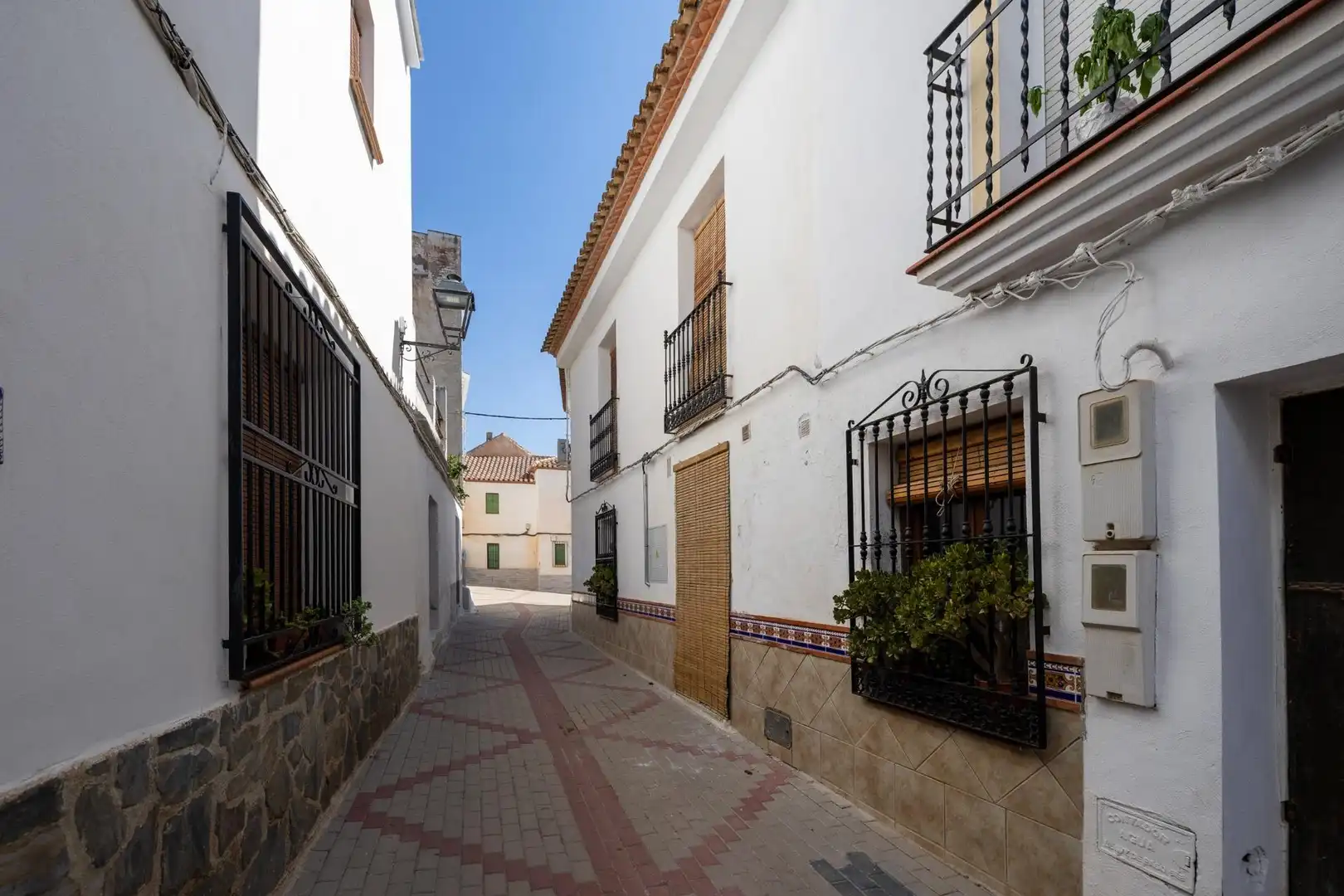 Vista exterior de Casa adosada en venda en Lecrín amb Terrassa, Traster i Balcó