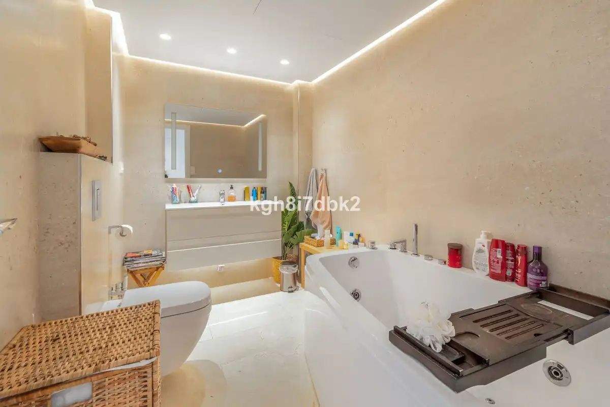 Baño de Piso en venta en Montealto - Monterrey
