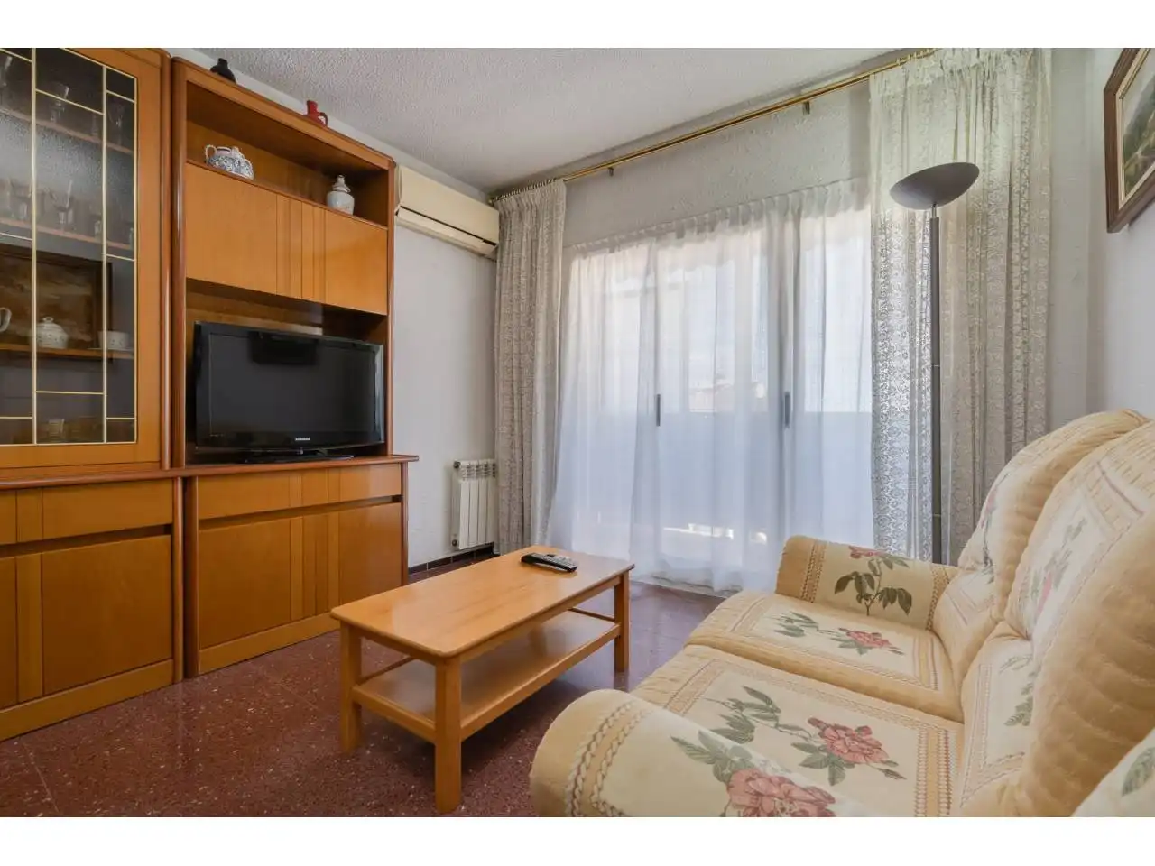 Sala d'estar de Àtic en venda en Terrassa amb Calefacció, Parquet i Terrassa