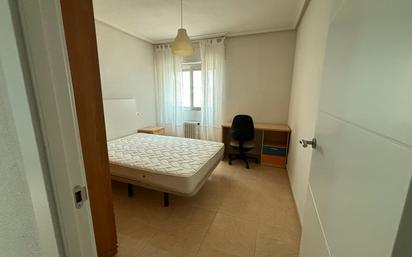 Bedroom of Flat to share in Salamanca Capital